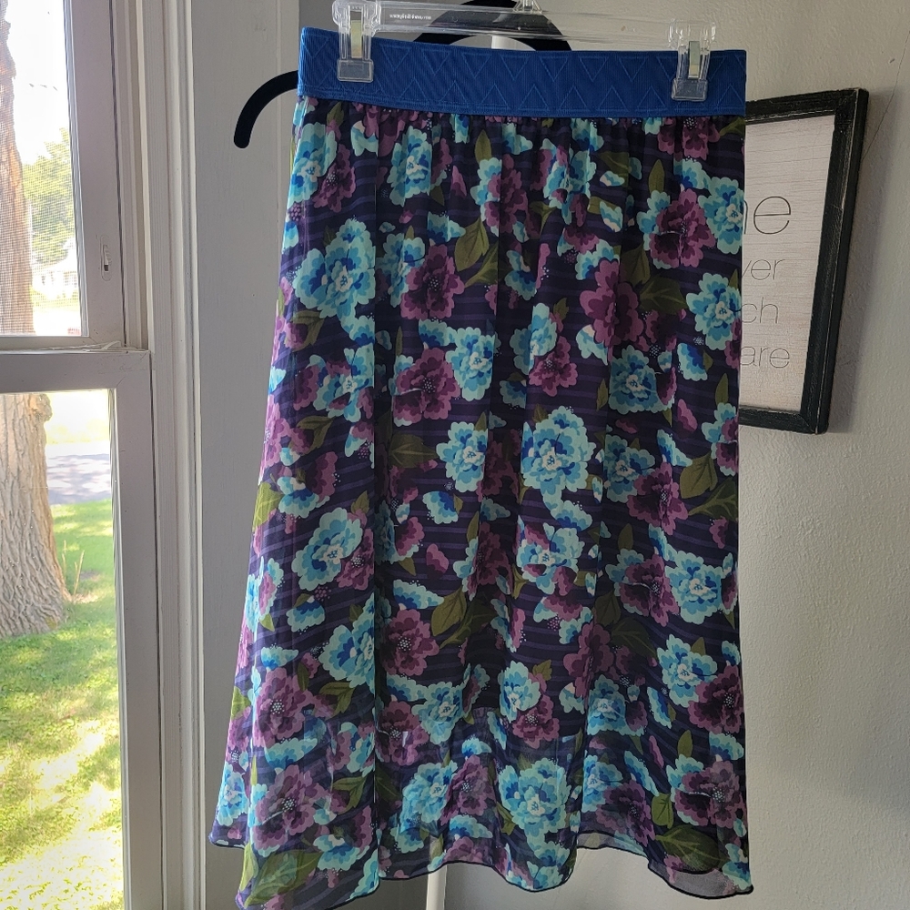 Lularoe flowy skirt size medium